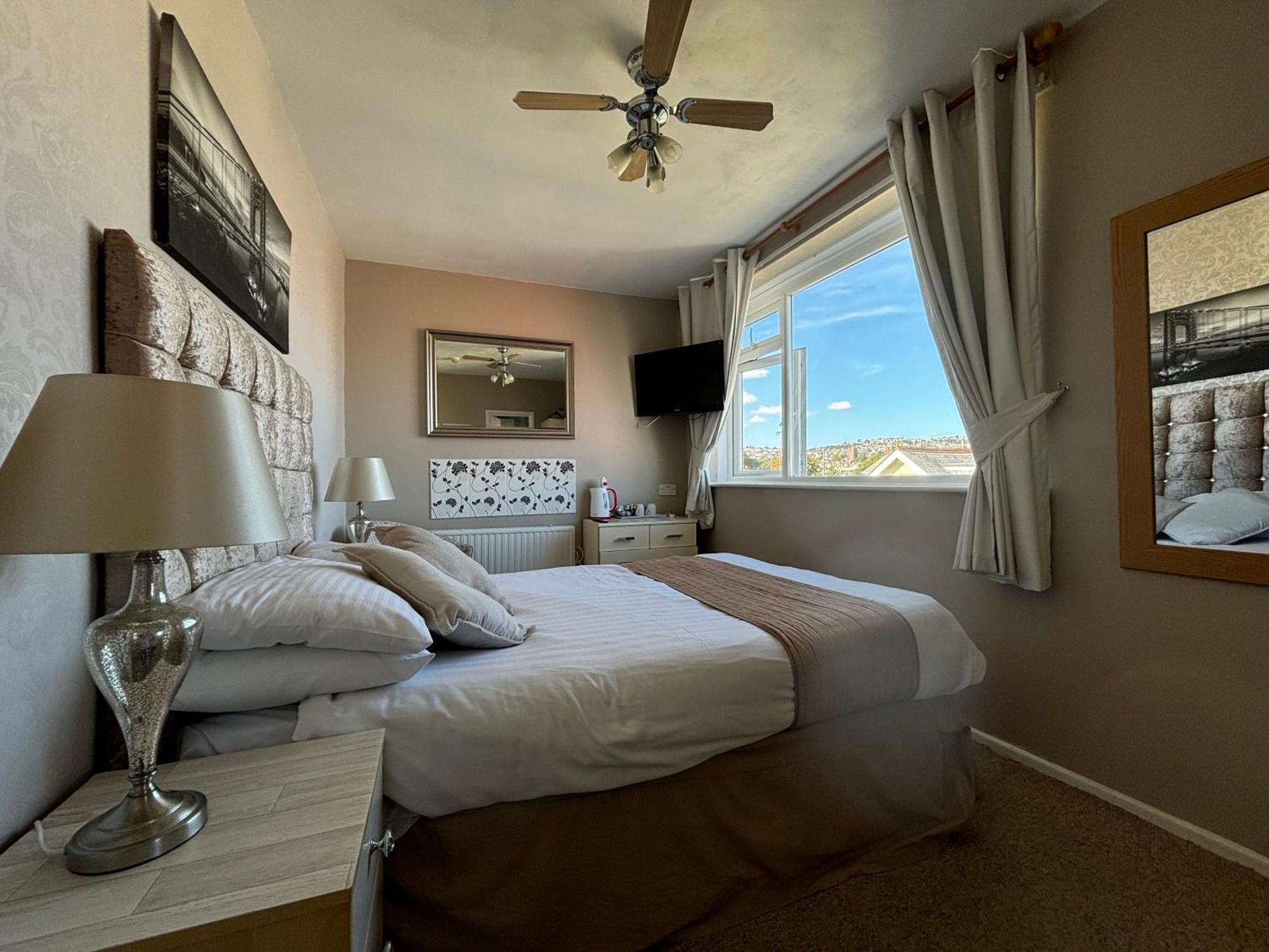Bed & Breakfast Three Palms Paignton