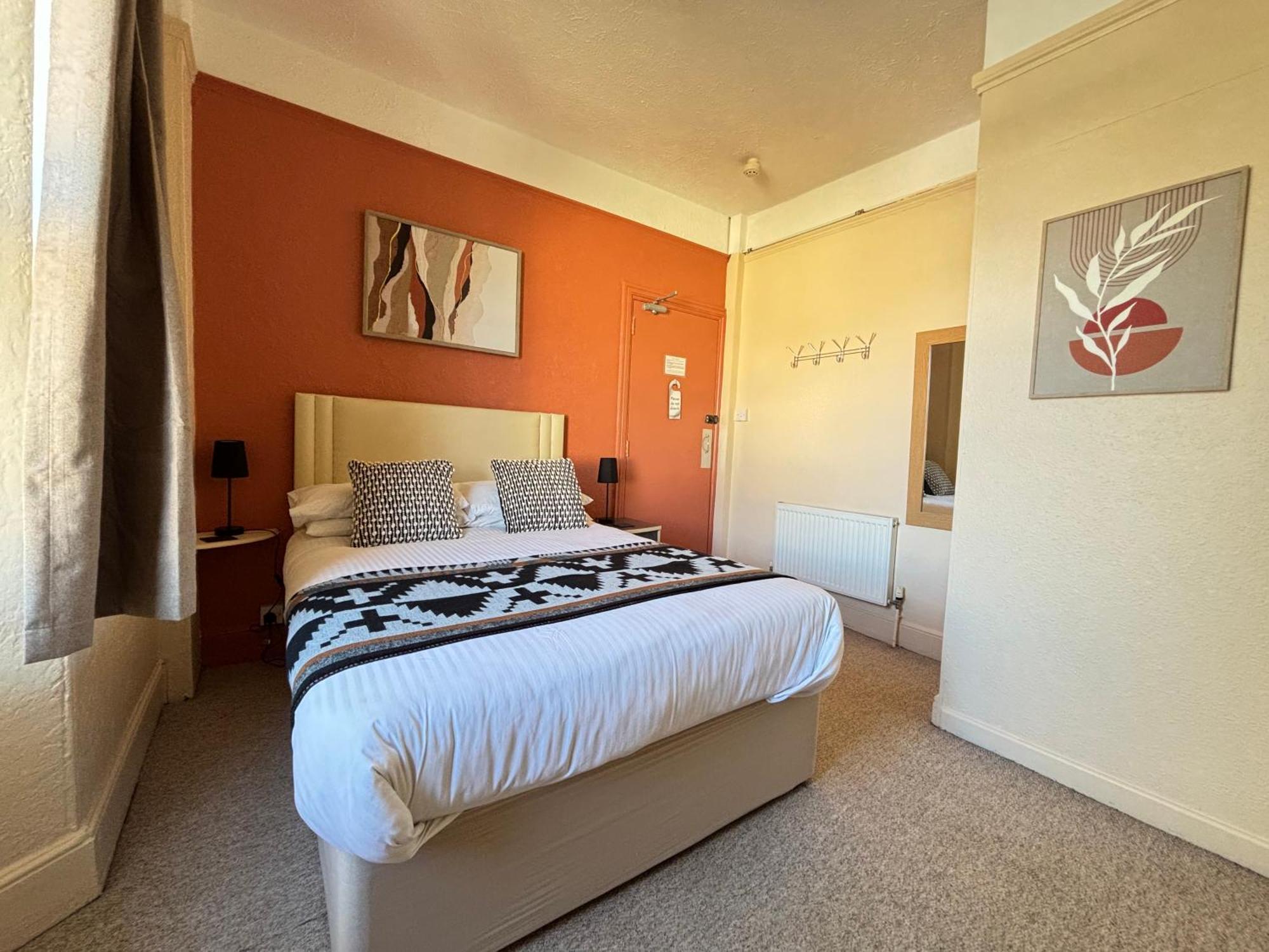 Three Palms Bed & Breakfast