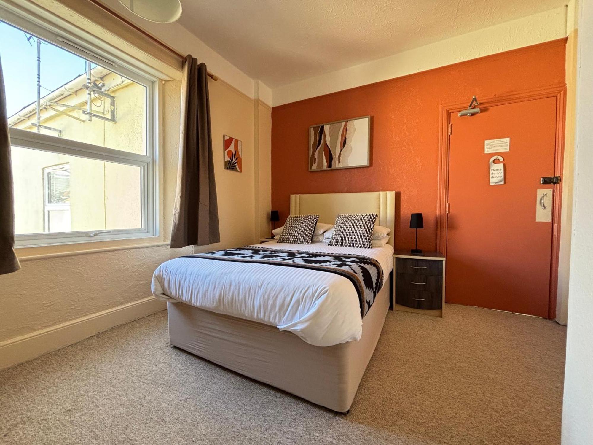Bed & Breakfast Three Palms 4*