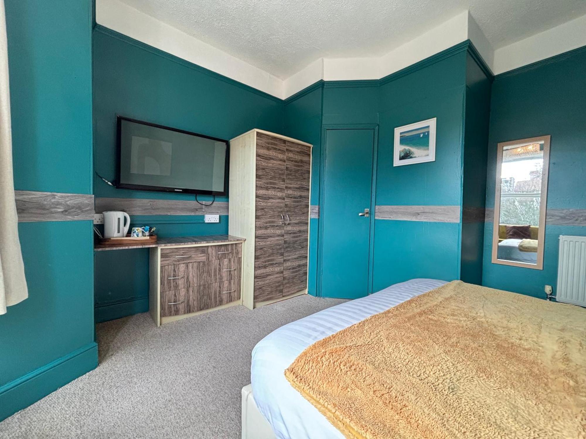 Bed & Breakfast Three Palms 4*