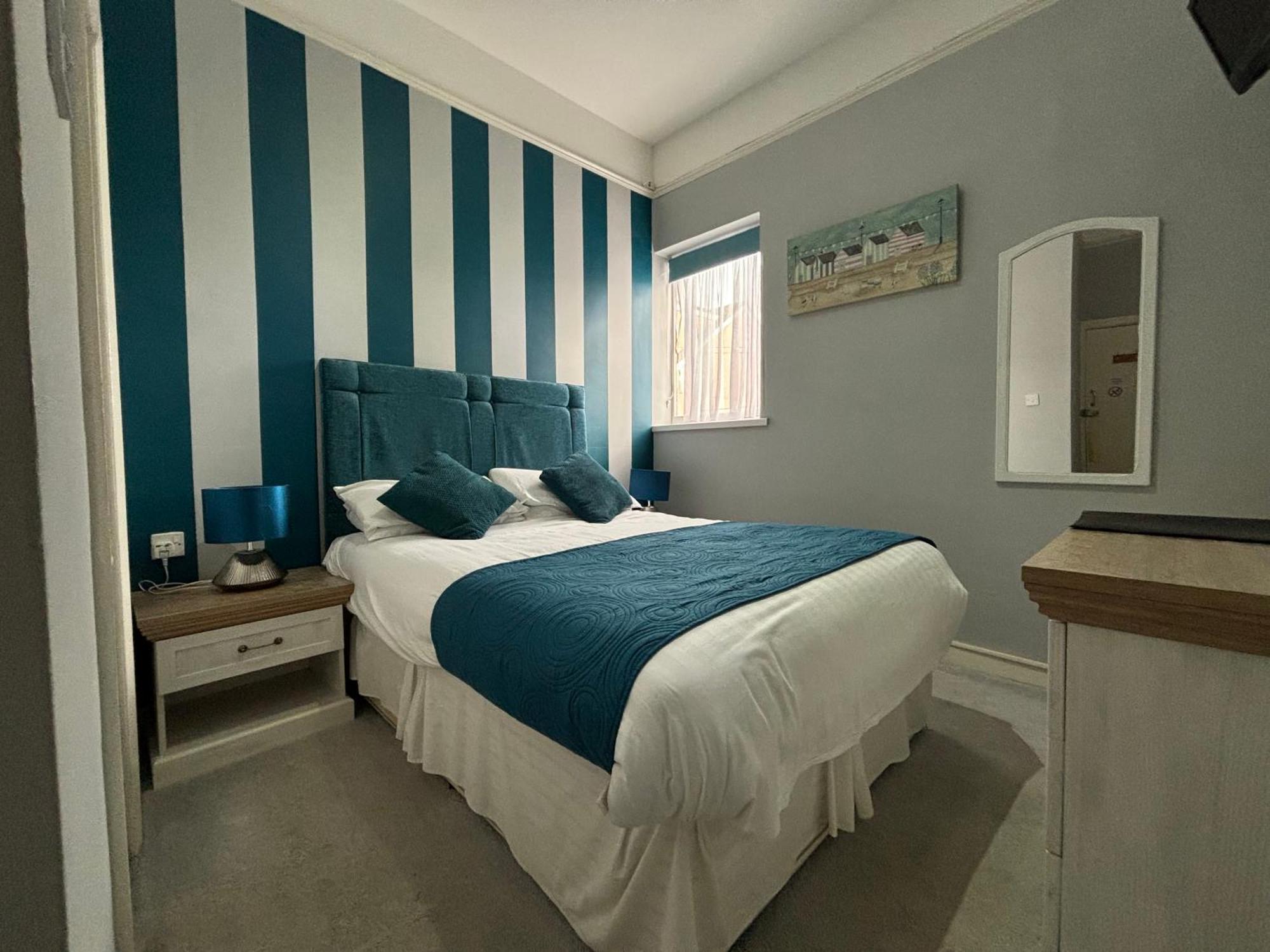 Three Palms Bed & Breakfast 4*