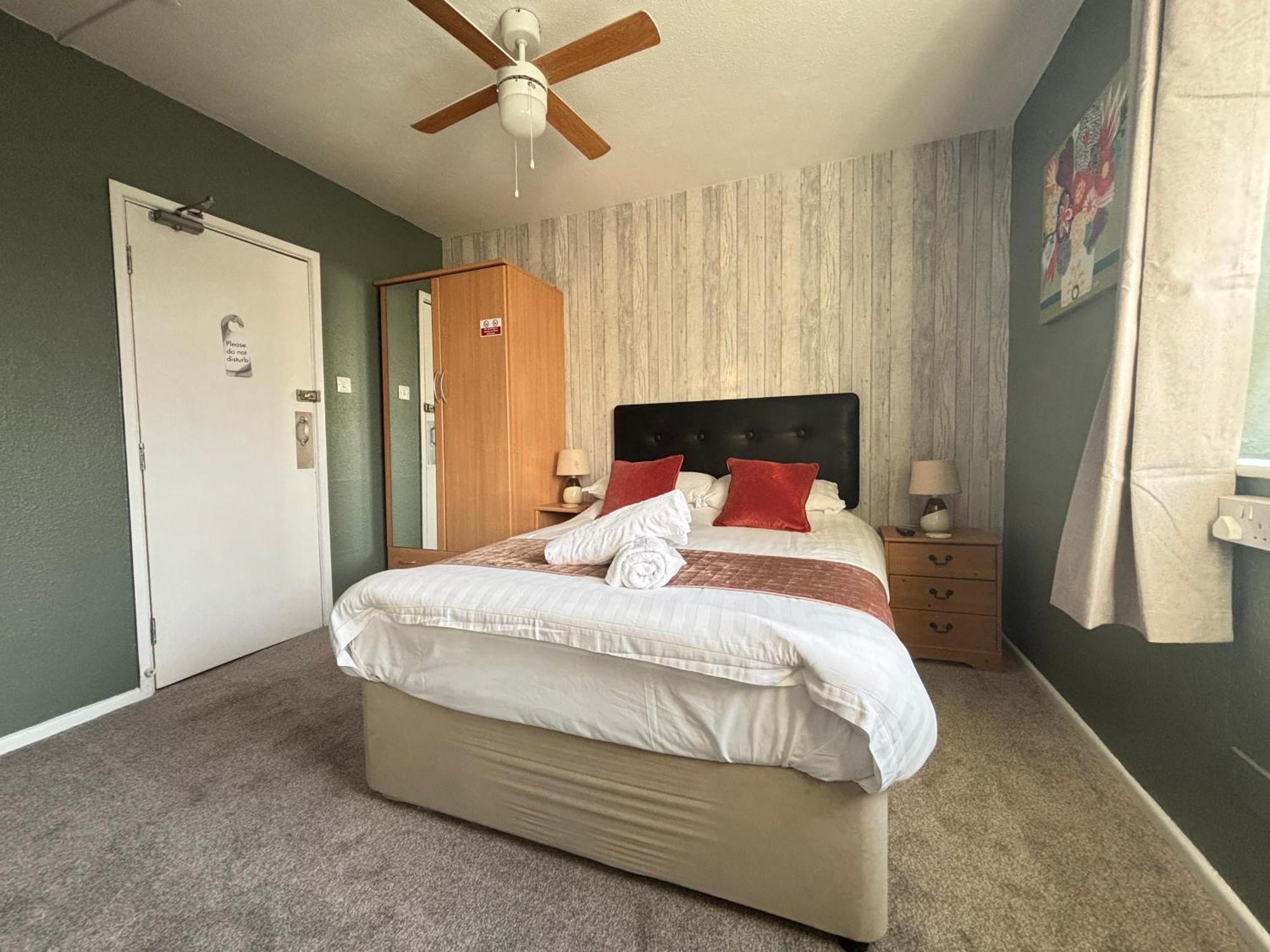 Three Palms Bed & Breakfast 4*